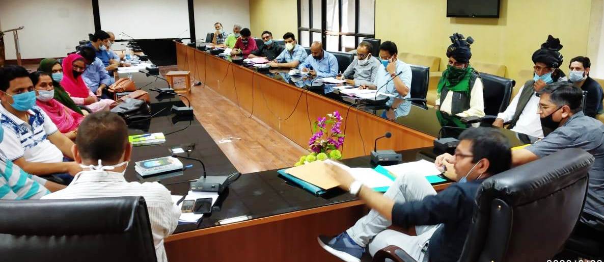 DC Poonch chairs meeting of BDC Chairpersons; seeks cooperation in battle against COVID-19