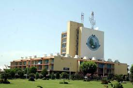 Kashmir university not mulling entrance test irks students