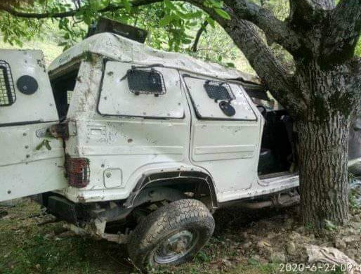 Police vehicle falls into gorge in Rafiabad, driver injured