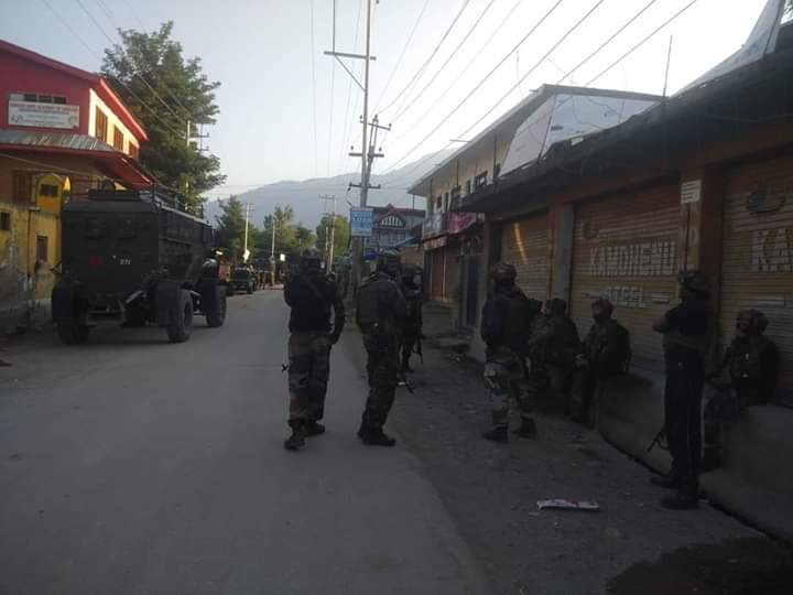 Tral Gunfight: Militants give slip to forces, 18 Hr long search Ops called off