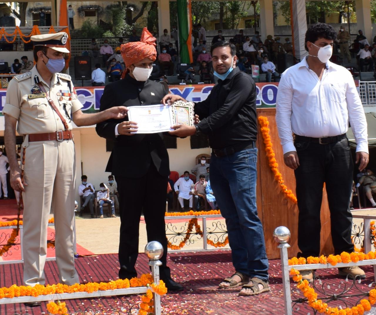 Doda: Information Deptt Employee felicitated on Independence Day