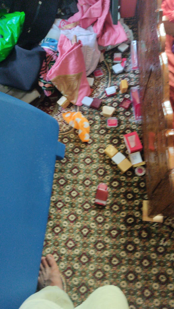 Burglars steal gold from the house of policeman in North Kashmir