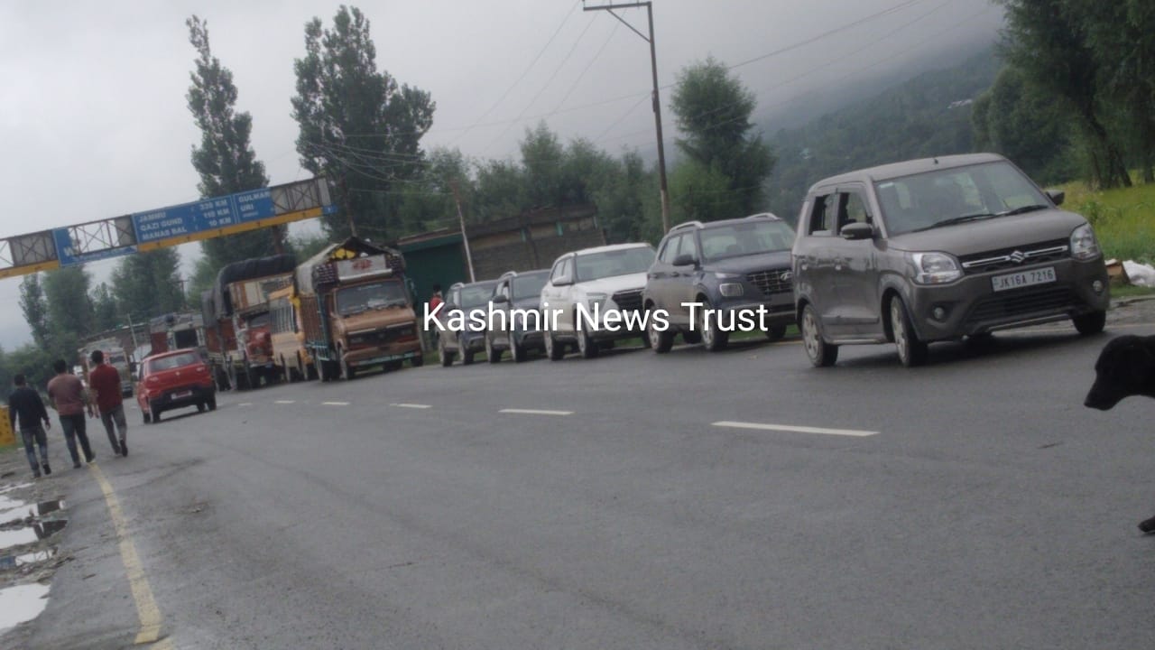 Srinagar-Leh road closed for traffic after fresh Chinese military movements in Ladakh