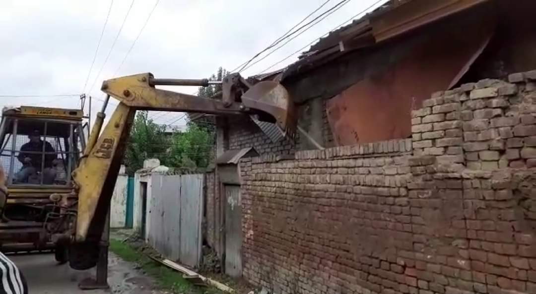 LAWDA demolishes several illegal constructions
