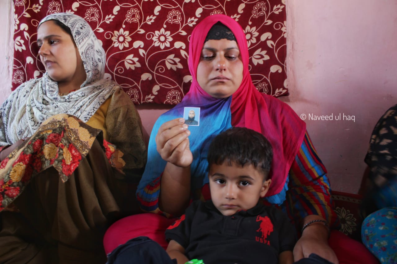 Budgam family appeals militant son to return home for 4-yr-old son, pregnant wife