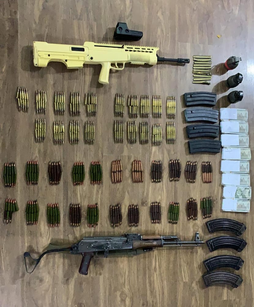 Two men arrested with Arms and ammunition in Kulgam