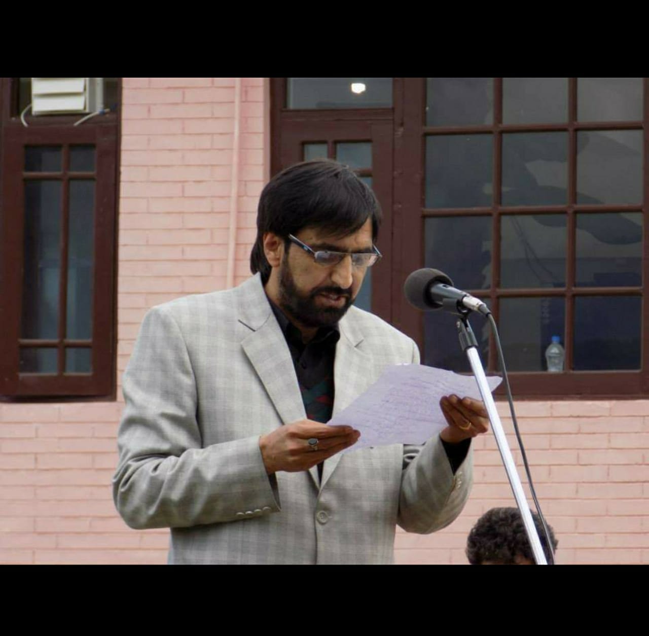 Mubashir Nazki Assumes Charge As Tehsildar Bandipora
