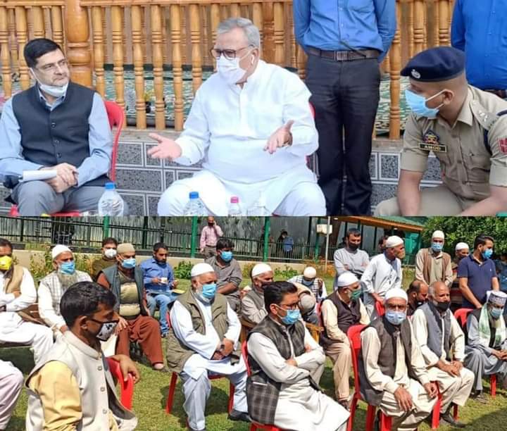 Advisor Khan takes stock of facilities at Chrar-e-Sharief, Pakharpora Shrines.