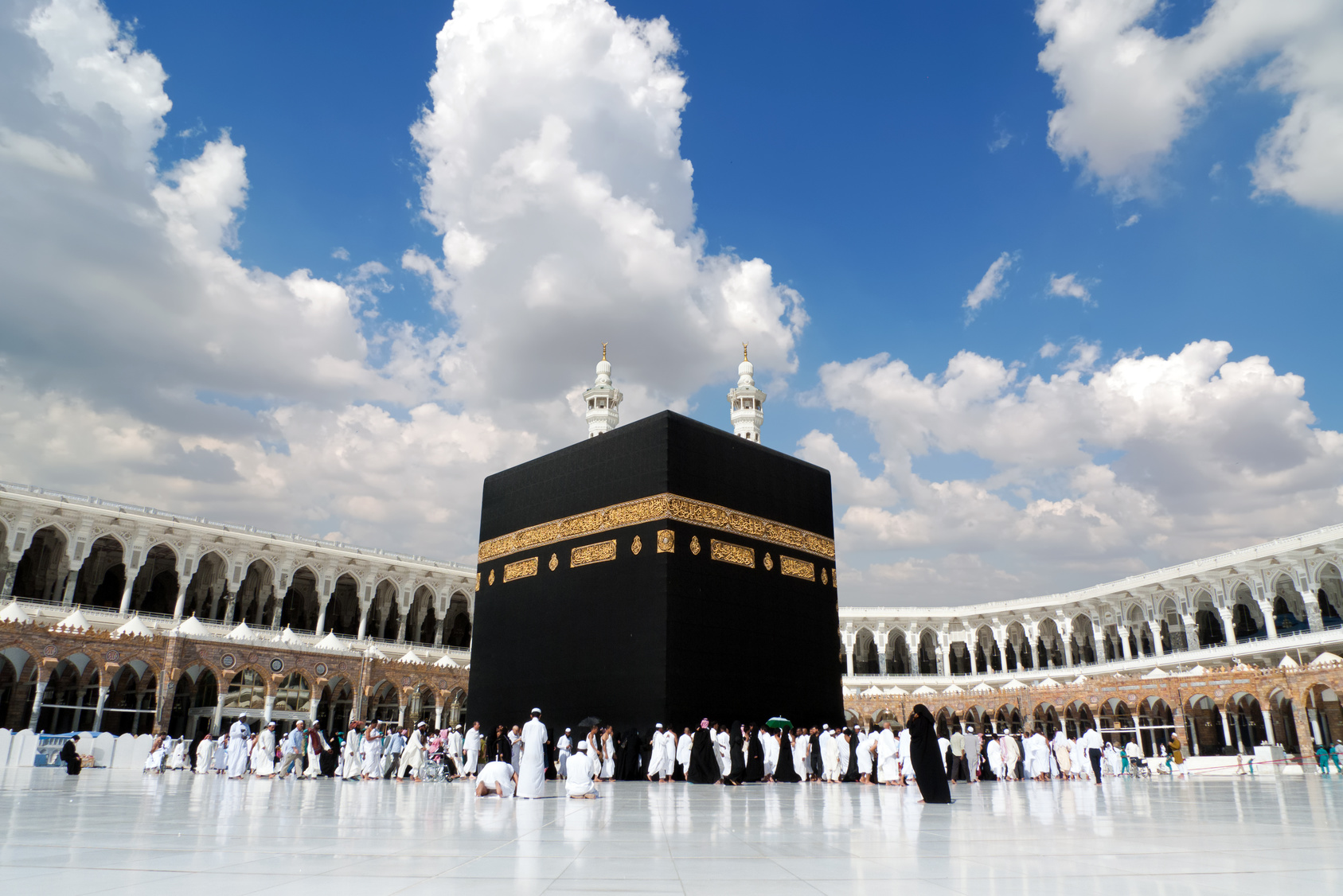 Saudi to reopen Makkah facilities for visitors in Oct