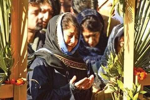 2 days after her release, Mehbooba Mufti visits her father’s grave at Bijbehara