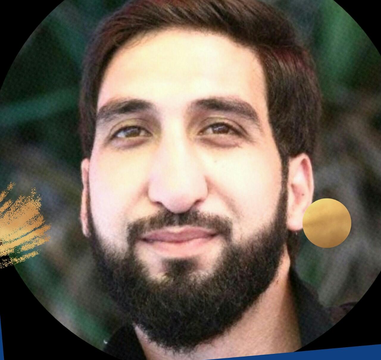 Meet Muzamil Maqbool, “The First Professional Podcaster” from Kashmir. Hope Spotify to own his podcast.