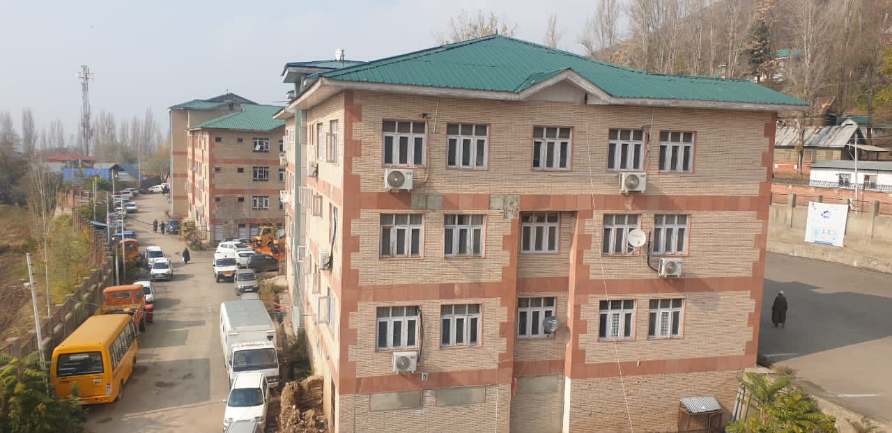 Employment Deptt Bandipora functioning from single room at mini-secretariat
