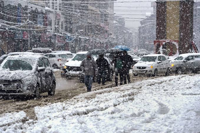 Cold wave intensifies in Kashmir, dry weather to continue till Christmas Day