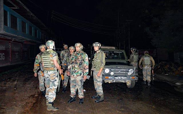 Shopian encounter: After lull, fresh contact established, two soldiers injured
