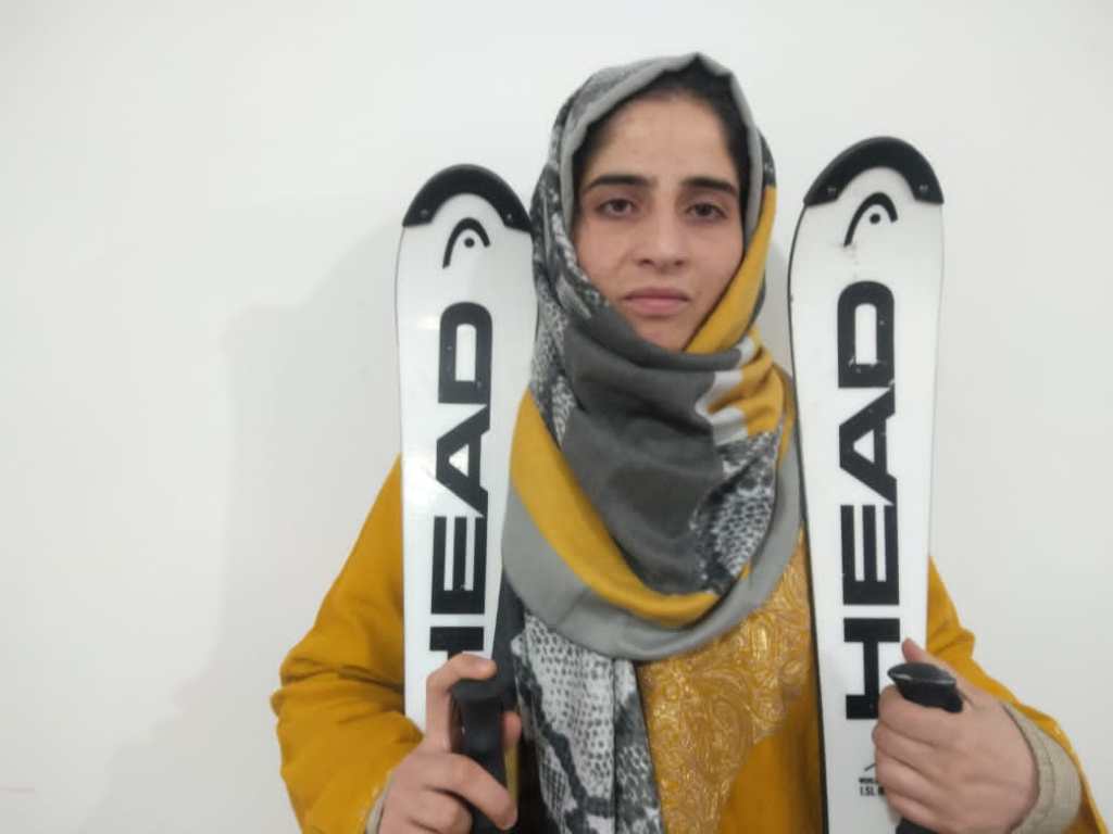 Tangmarg girl receives first Sher-e-Kashmir sports award