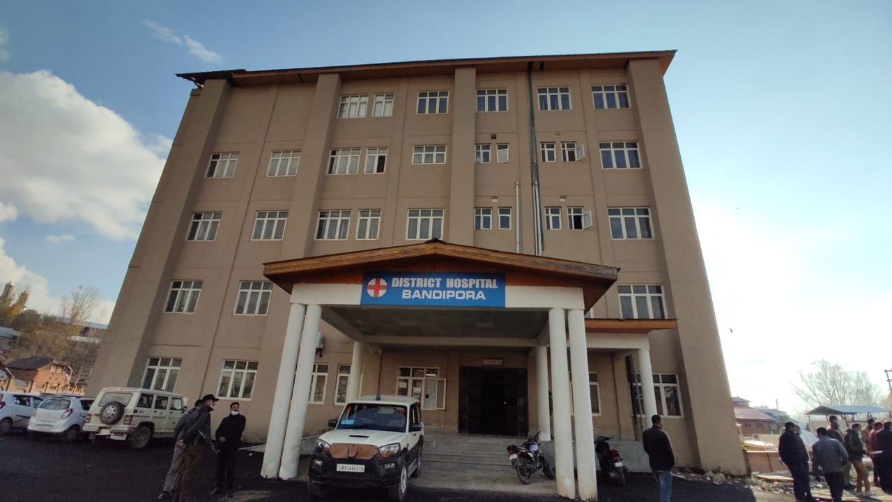 Since Dec 10 Digital X-Ray Machine at DH Bandipora lying defunct, Patients suffer