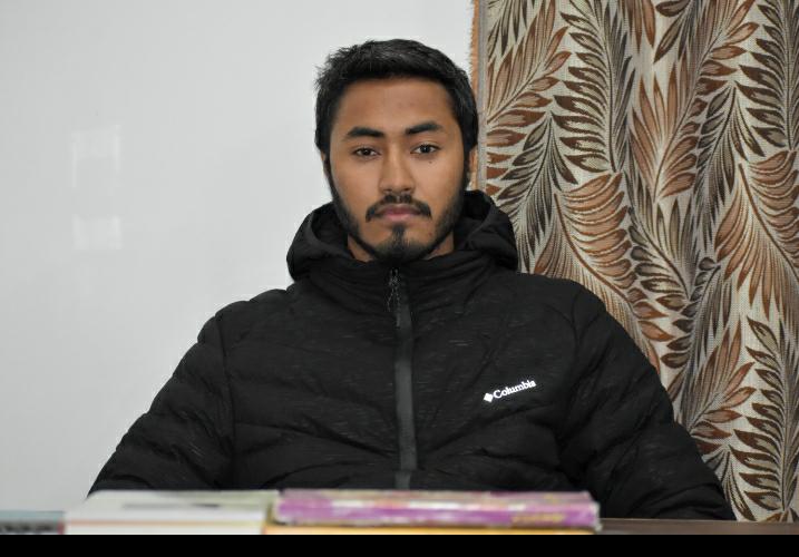 To promote Kashmiri language, Ganderbal youth pens down 15 poetry books