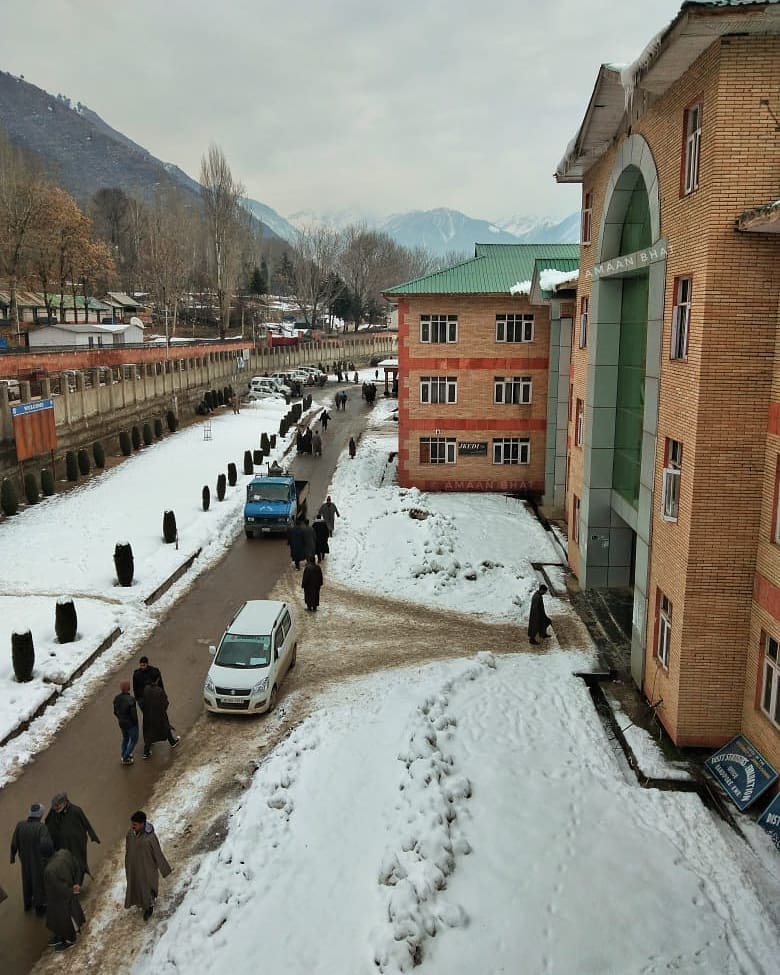 Headless Departments, Additional charges to officers takes toll on ‘good governance’ promise in Bandipora