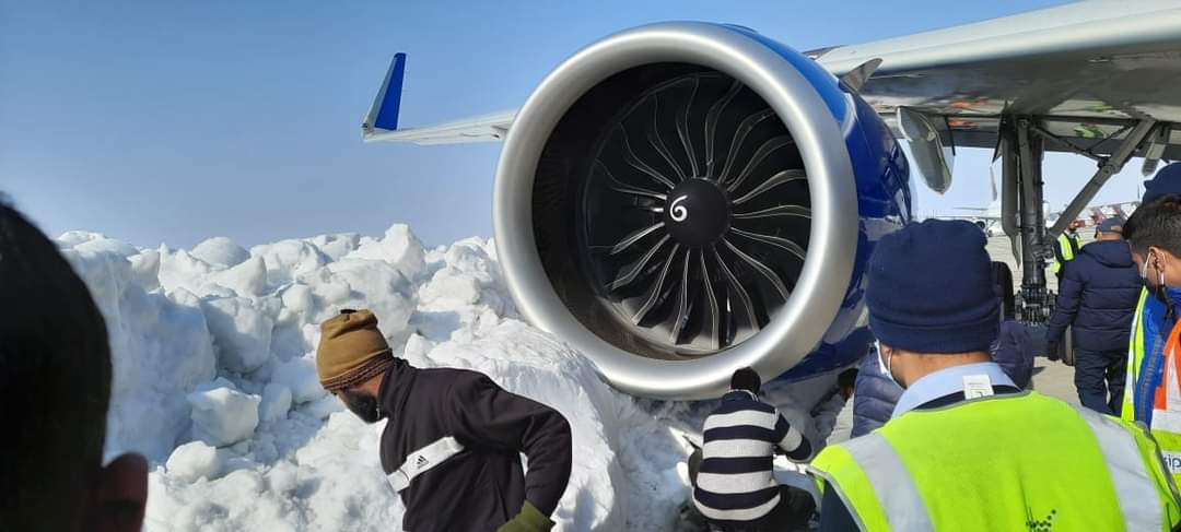 Panic at Srinagar Airport: Engine of Indigo plane carrying 233 passengers hits accumulated snow