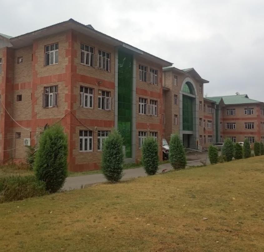 Locals suffer as Several departments remain headles in Kashmir’s Bandipora