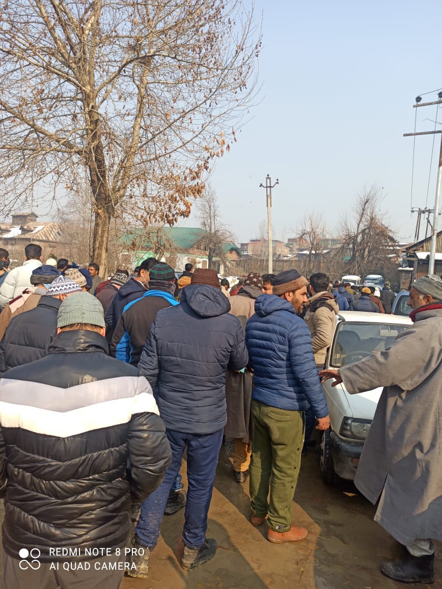 Massive cut in ration quota and deleting non-Adhar card holders from registered portal: Food employees stage protest
