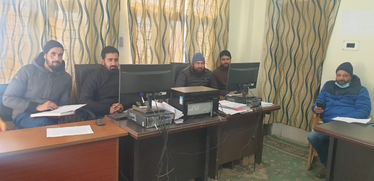 Bandipora administration conducts medical  evacuation of the critically ill patient from snowbound Gurez Valley