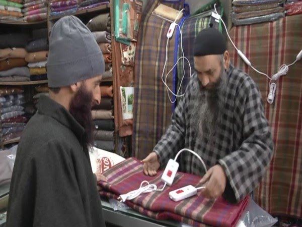 Demand for electric blankets rises as temperature dips in Kashmir Valley