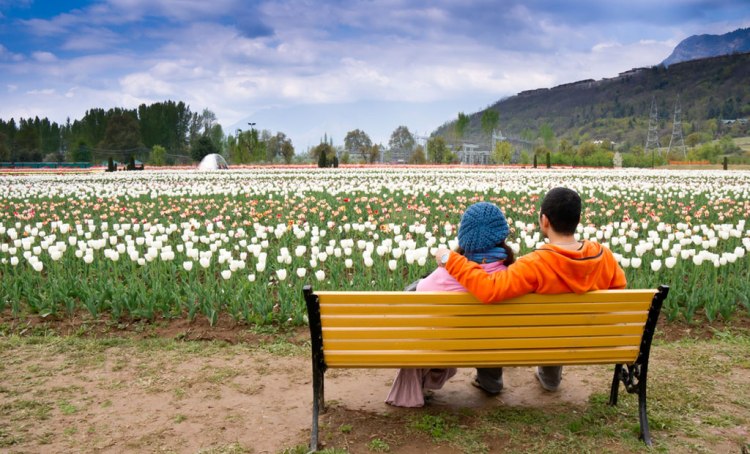 Bollywood stages ‘silent’ comeback in Kashmir