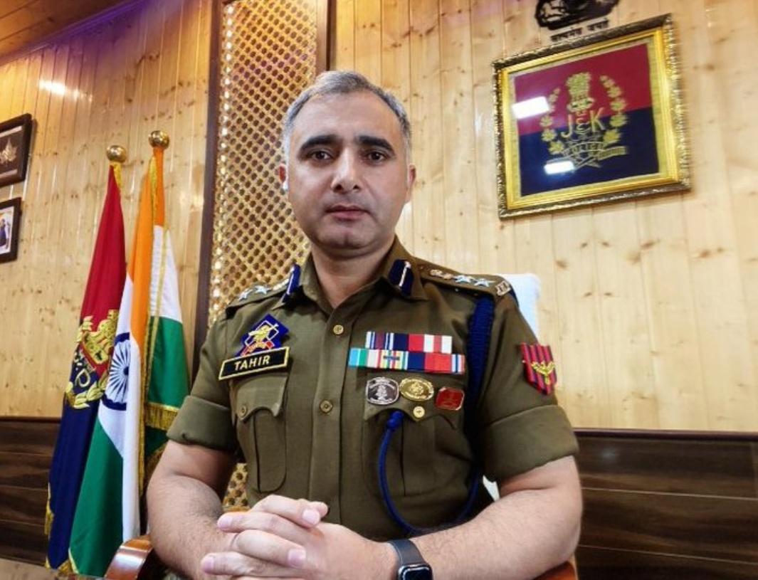 “Tahir Ashraf among 7 honoured officers by MHA