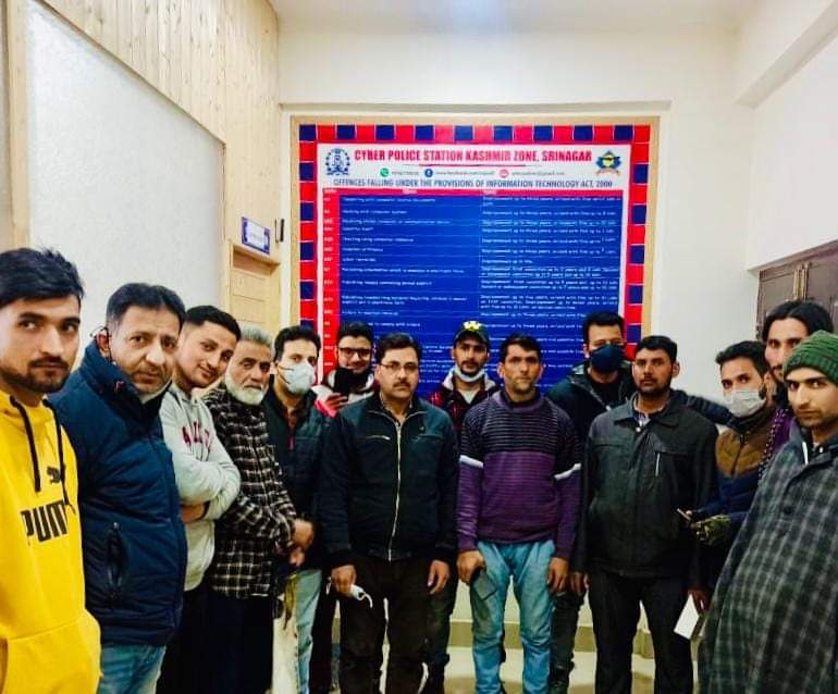Cyber Police Station Kashmir Zone traced/recovered Smart-phones worth lacs of rupees