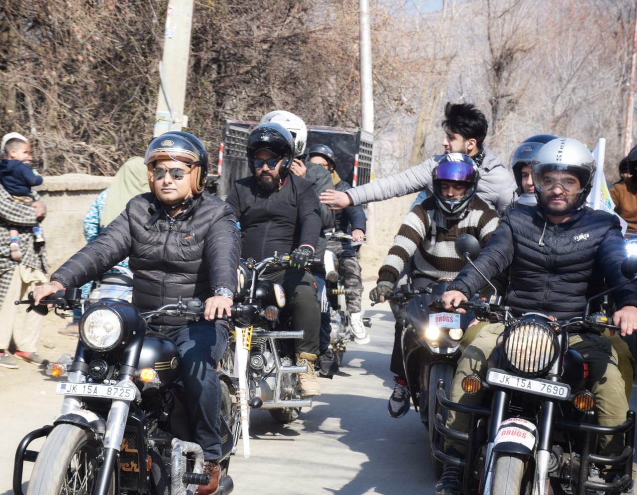 DC Bandipora participates in Bike Rally organised for awareness against Drug Abuse
