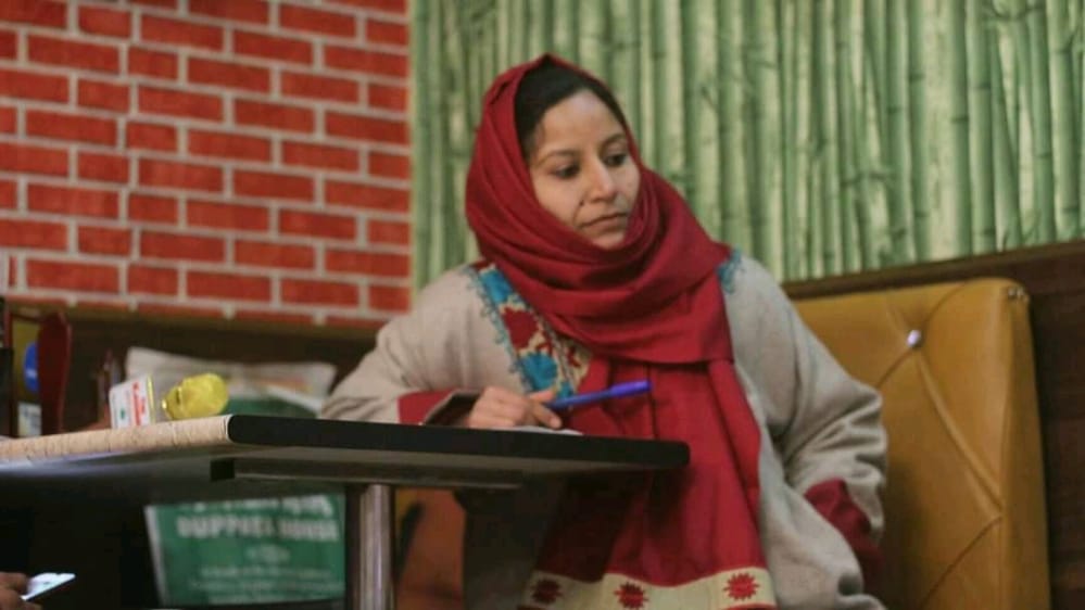 Meet Sakeena Jabeen, a woman from Pulwama who has written hundreds of poems on social issues