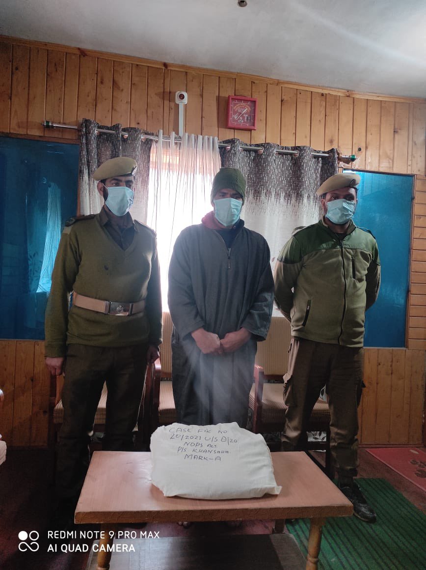 Budgam Police arrests notorious drug peddler; 3KGS of Cannabis Powder recovered