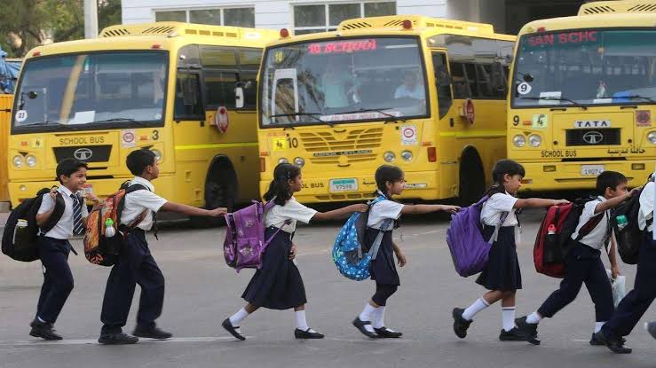 Ensure proper bus service to students: Div Admin to Pvt School authorities