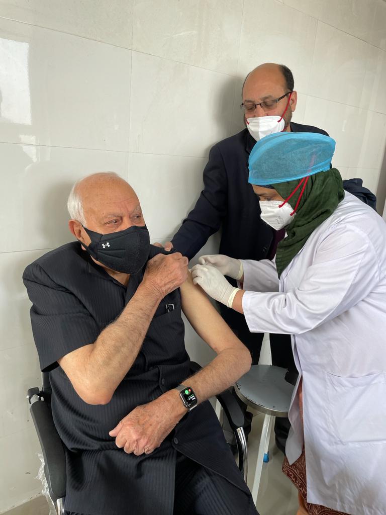 Farooq Takes First Jab Of Covid Vaccine, Omar Urges Others To Get It