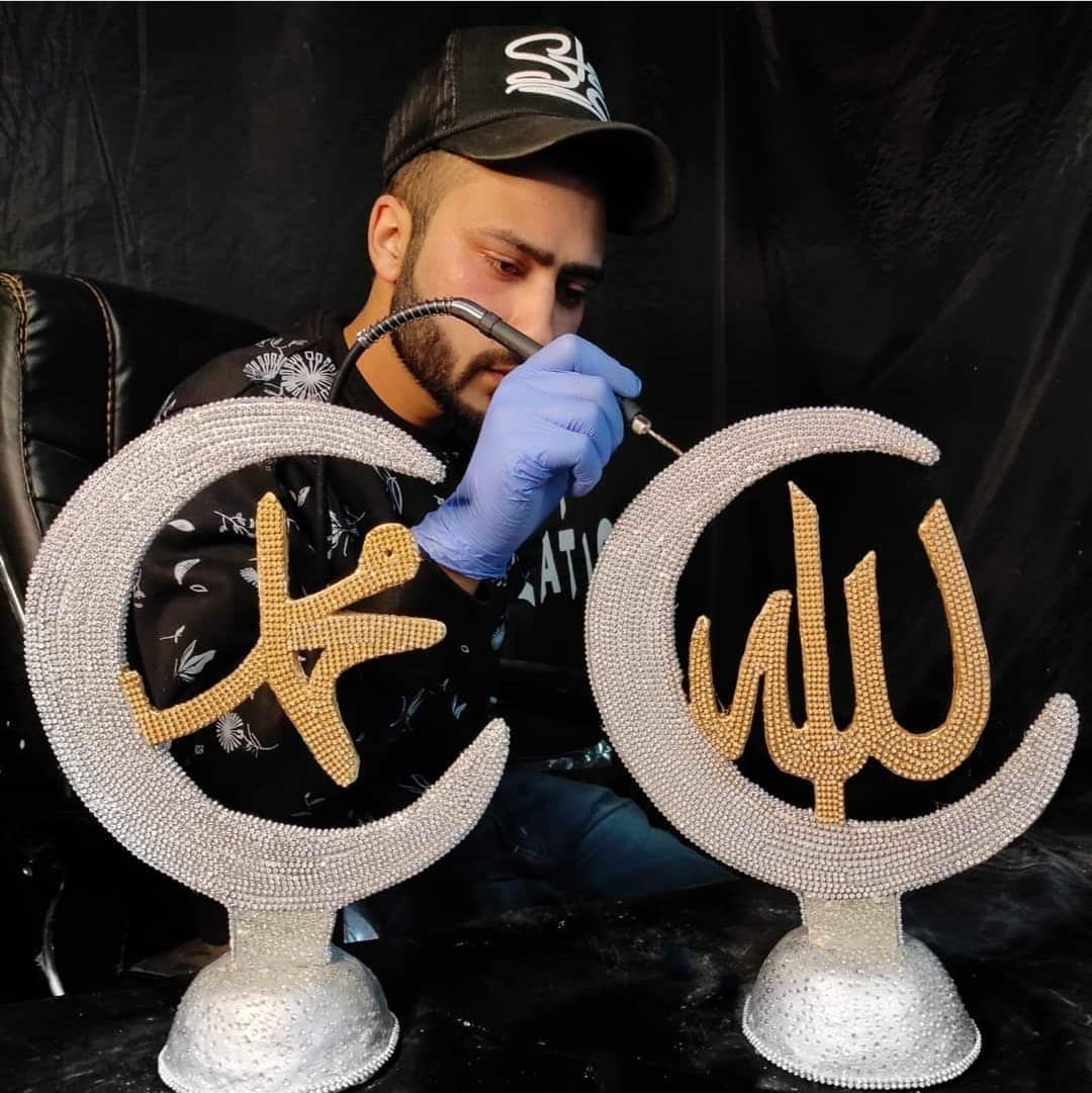 Meet Sahil Imtiyaz Mir, a Kashmiri artist specializing in sculptures, art installations and paintings.Self-taught artist Sahil Imtiyaz Mir is captivating and drop dead beautiful.