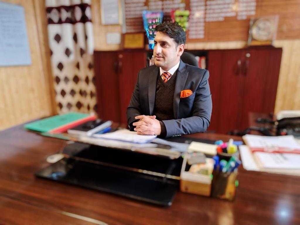 COVID-19: Will not allow Srinagar to become Maharashtra, strict fine for SoP violators, says DC Srinagar Aijaz Asad