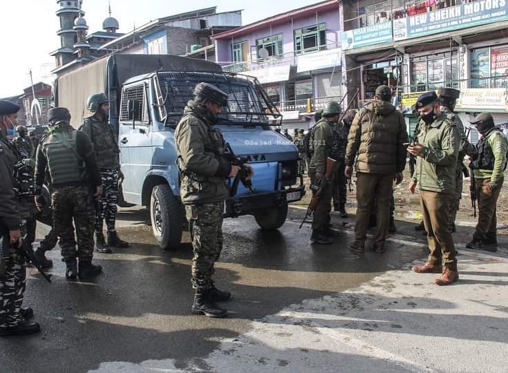Lawaypora Attack: Case solved, 2 OGWs arrested, Vehicle seized; Lashkar militant Nadeem on the run: IGP Kashmir