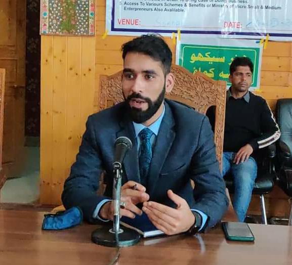 Meet “Crisis Manager” Mehraj Wani- young officer from Baramulla