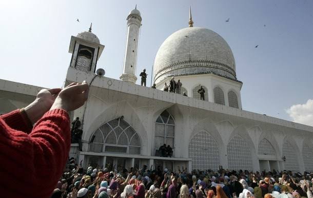 No night-long congregational Shab-e-Meraj prayers at Hazratbal shrine: Shrine Management