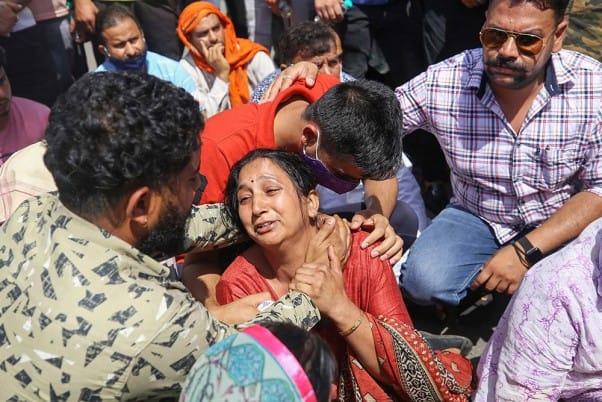 Chattisgarh Naxal Attack: Family of missing Jawan blocks Jammu-Akhnoor highway