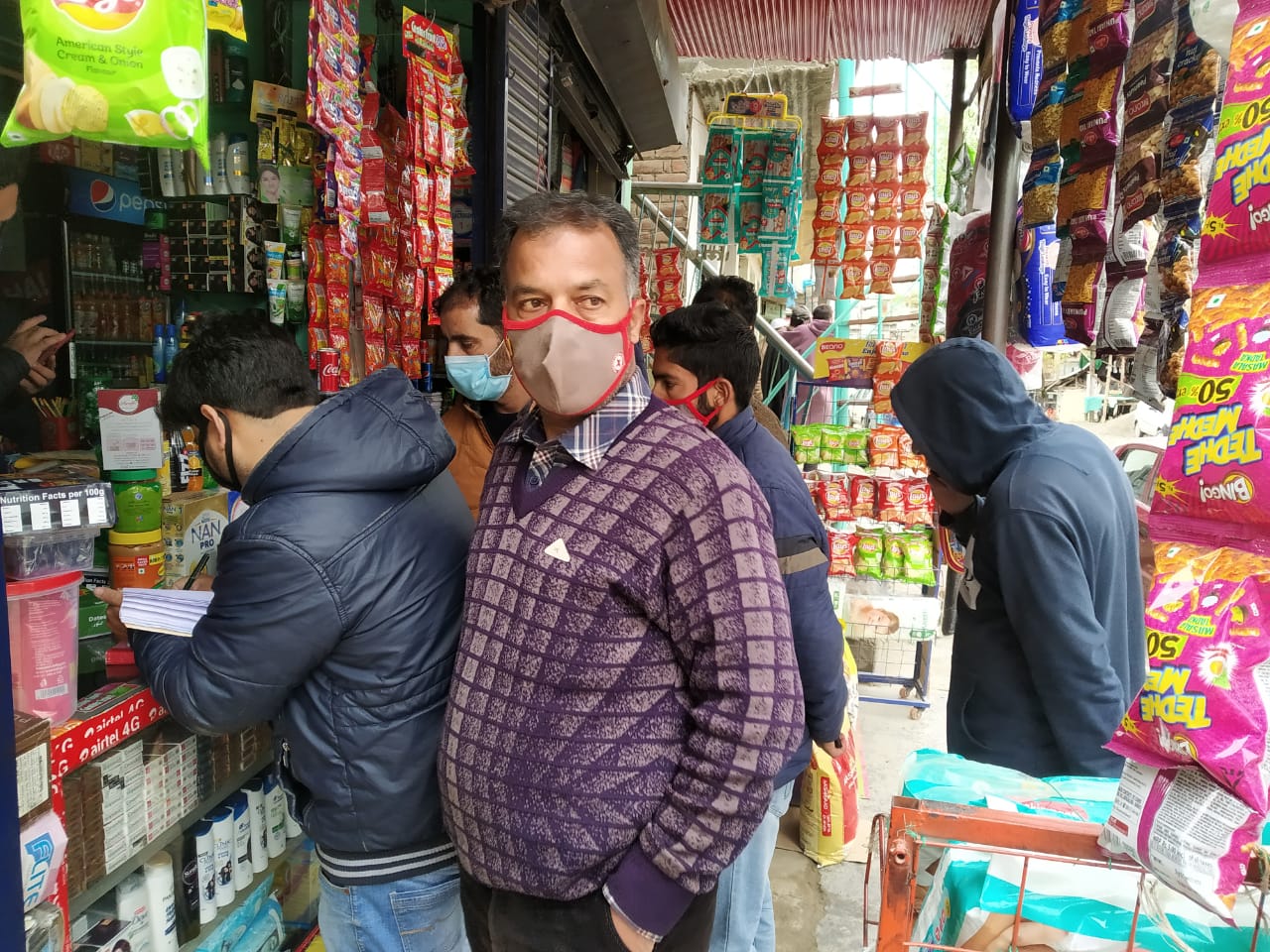 Market checking held in Zainpora, Rs 3200 fine recovered