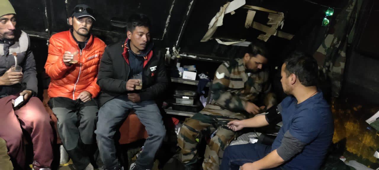 Army’s Siachen brigade rescues 18 civilians, vehicles at Khardung La Top