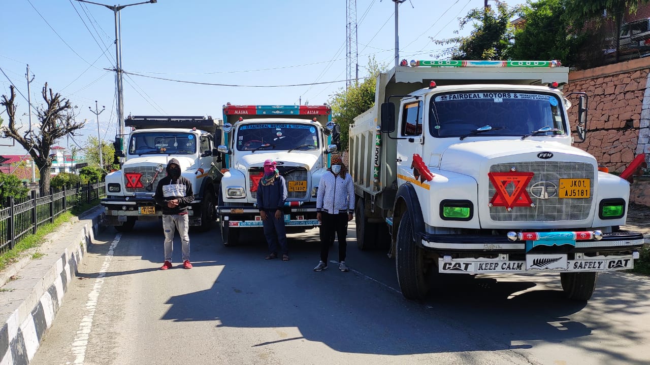 Covid-19 guidelines violations: 992 violators fined, 4 FIRs registered, 9 arrested