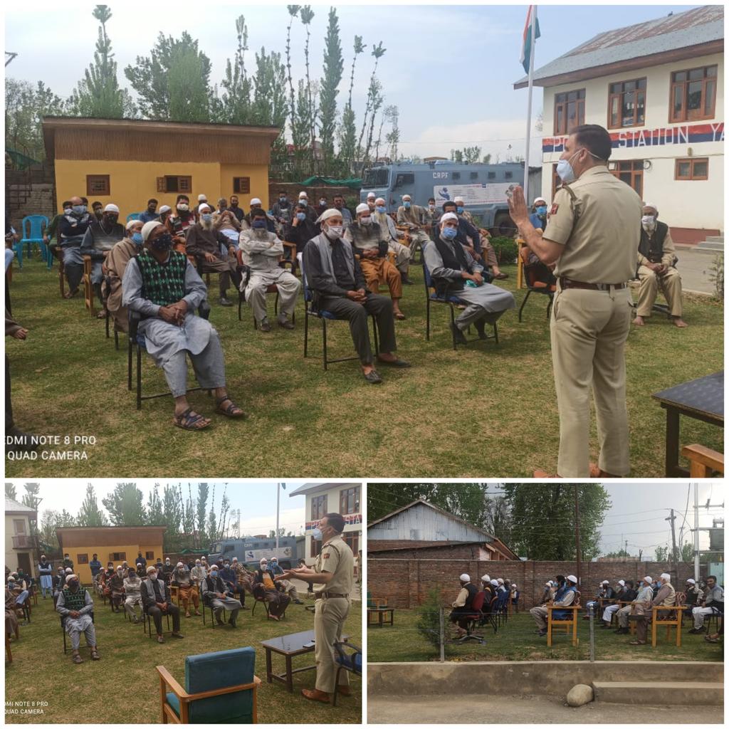 KULGAM POLICE HELD MEETING WITH IMMAMS AND AUQAF COMMITTEES REGARDING COVID-19 CONTAINMENT MEASURES