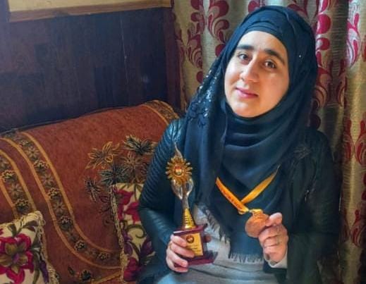 Soliha Shabir: A young writer adds her name in Asia book of records