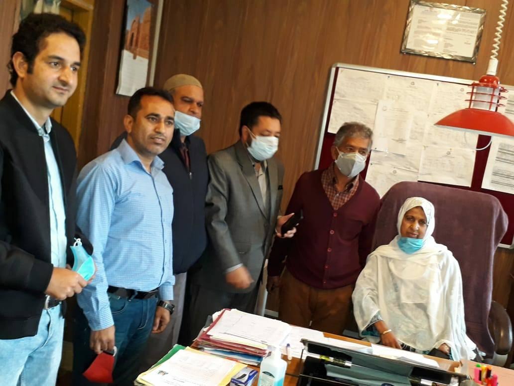 Kashmir University: Dr Beauty Banday Takes Over As HoD Law School