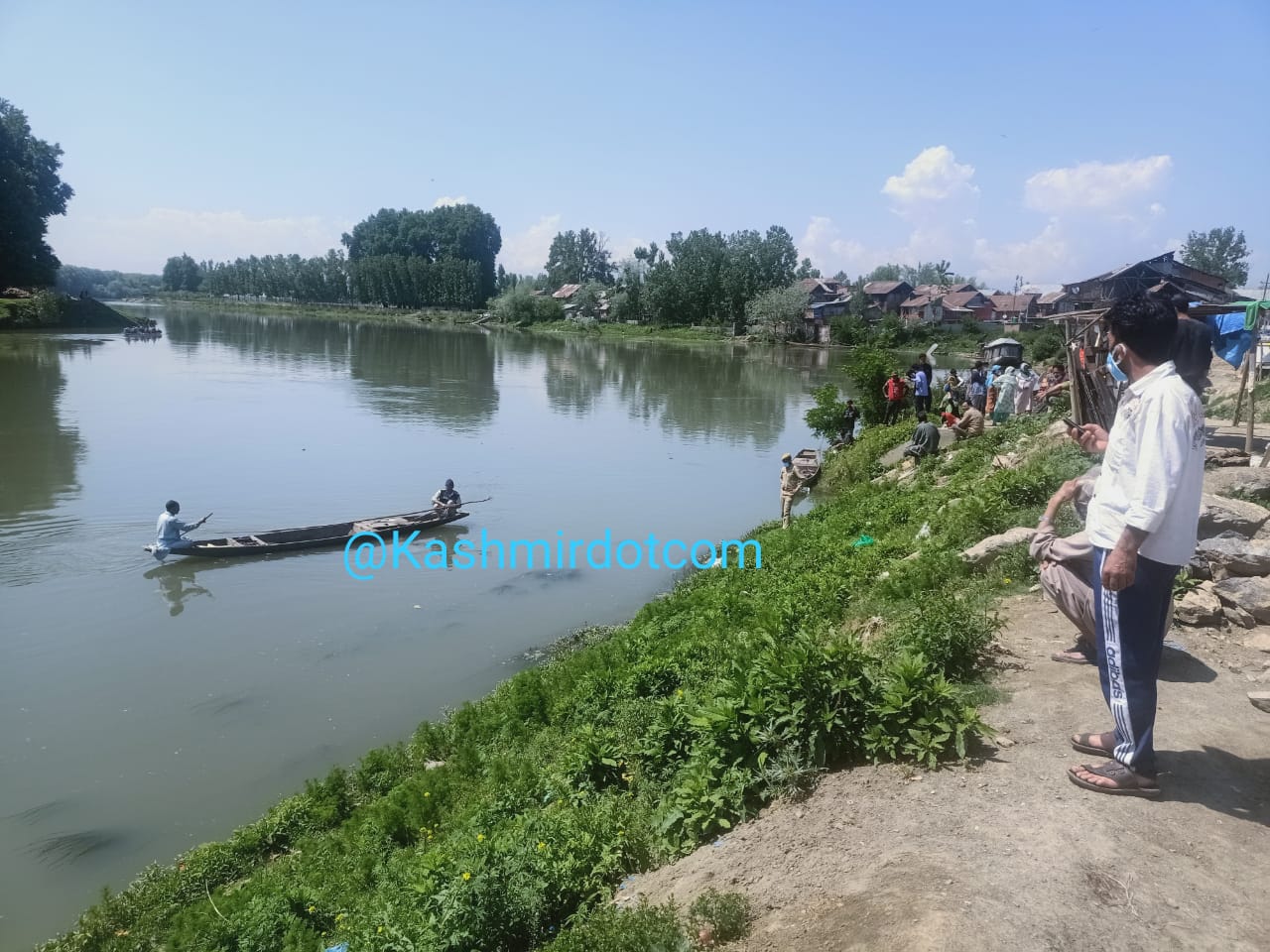 34-year-old man drowns into Jhelum in Hajin, rescue operation launched