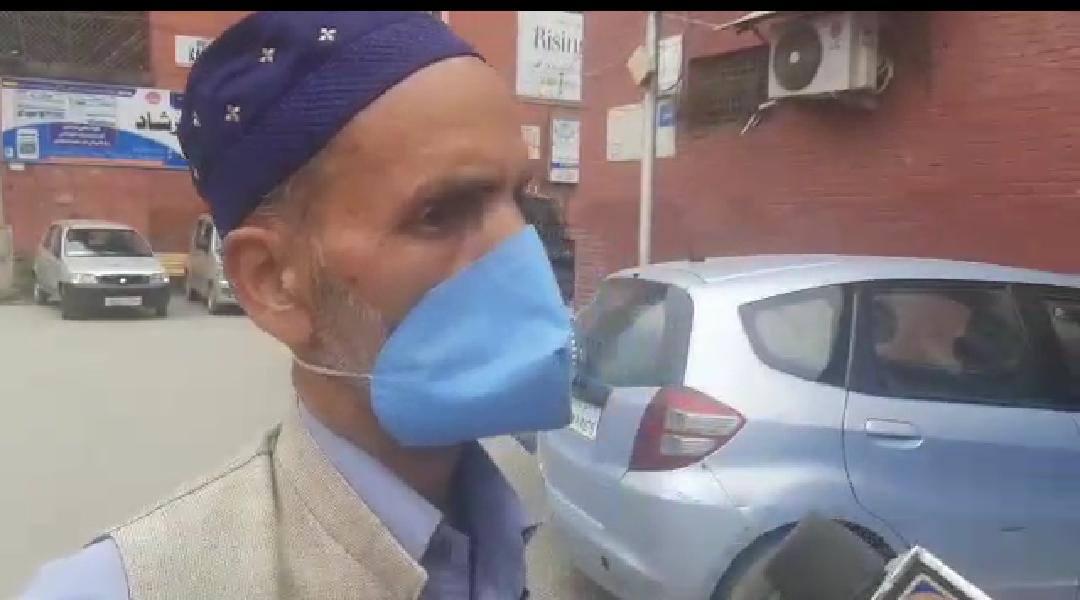 Father of incarcerated young son at Agra Jail seeks release of Kashmiri prisoners