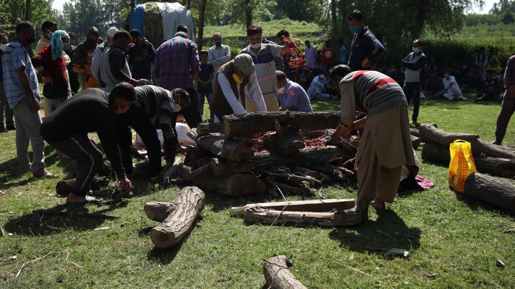Communal Harmony: Muslim neighbours help perform last rites of 85-year-old KP man in Pulwama